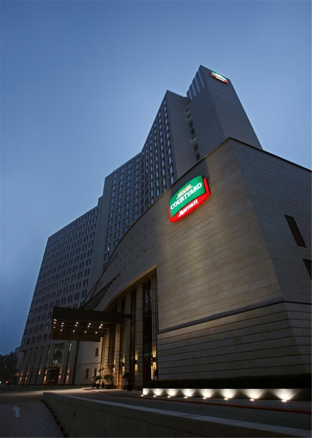 Courtyard By Marriott Beijing Northeast Hotell Exteriör bild